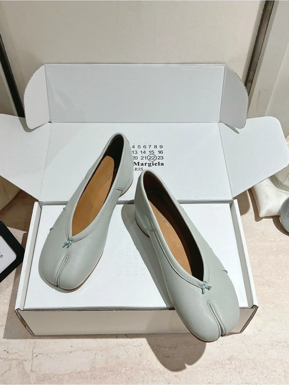 Maison Martin Margiela Women's Split-Toe Leather Flats in Light Gray